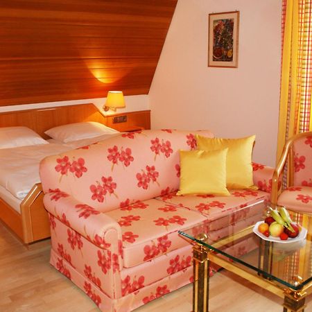 Pension Rose Bretzfeld Екстер'єр фото